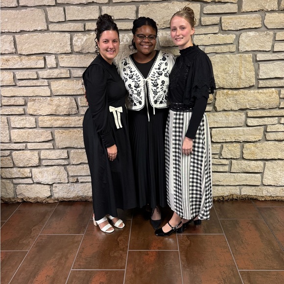 Meet your Posher, Madison - Picture 15 of 15